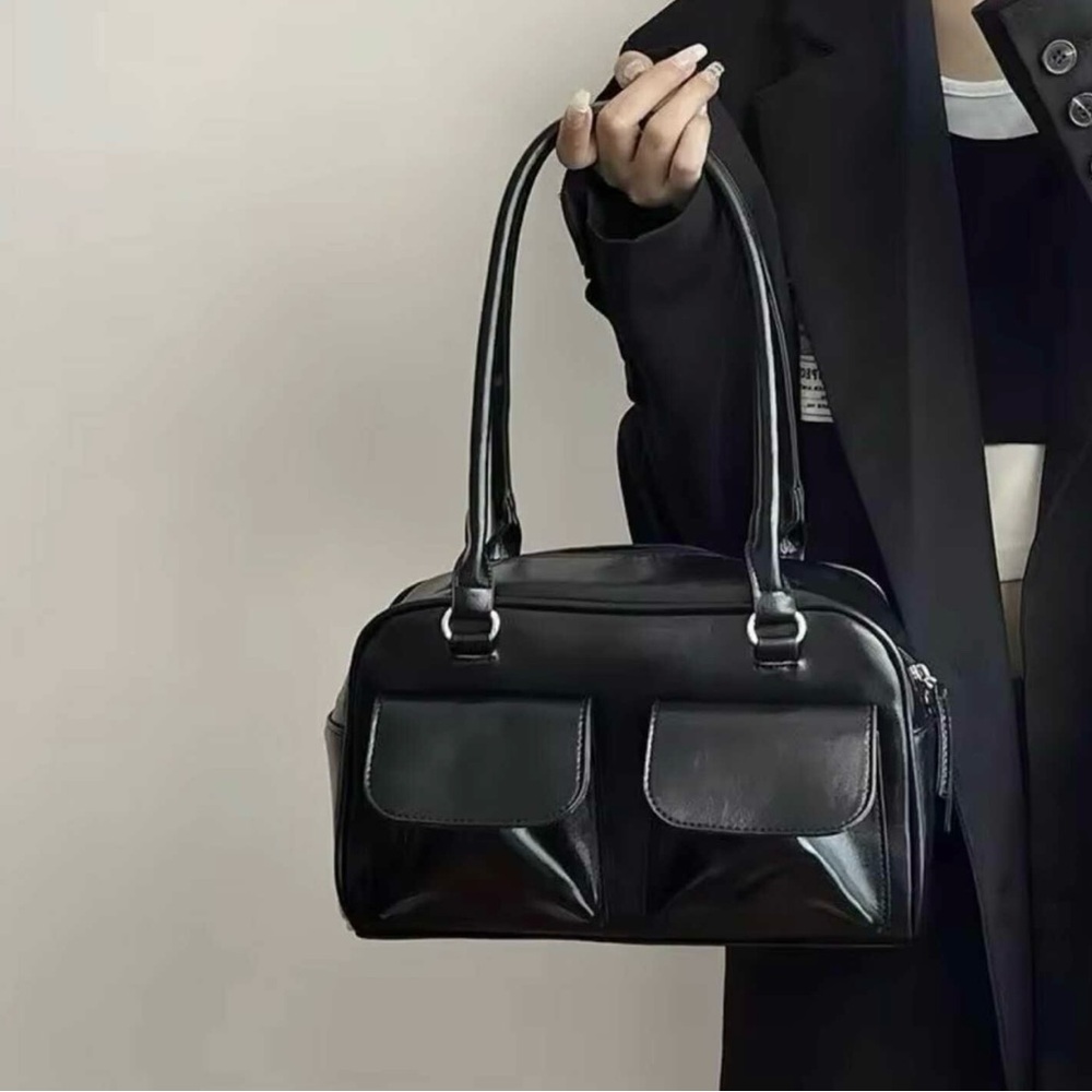 Elegant Black Leather Handbag